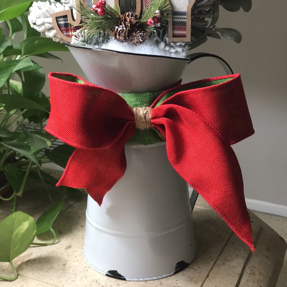 SOLD (NEW)🎄 Farmhouse Enamel Christmas Pitcher - Picture 4 of 6